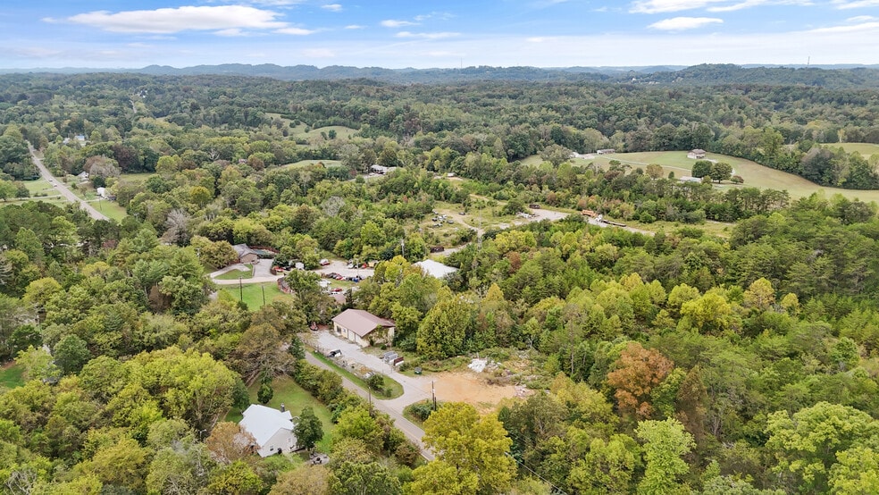 More Photos Of 1021 E Hendron Chapel Rd, Knoxville Manufacturing For Sale