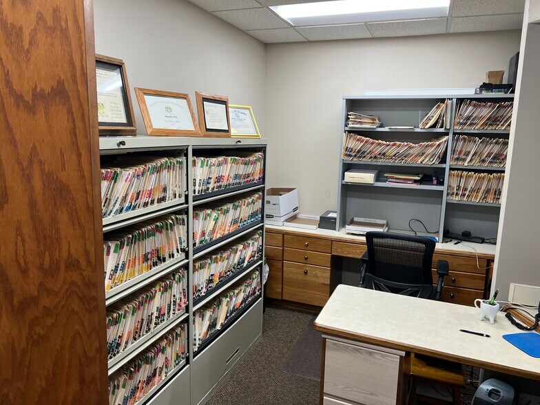 More Photos Of 535 S York Rd, Bensenville Flex For Sale