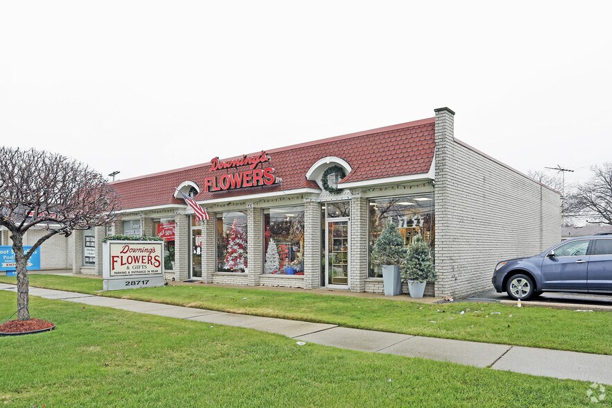 Primary Photo Of 28711-28717 Hoover Rd, Warren Medical For Lease