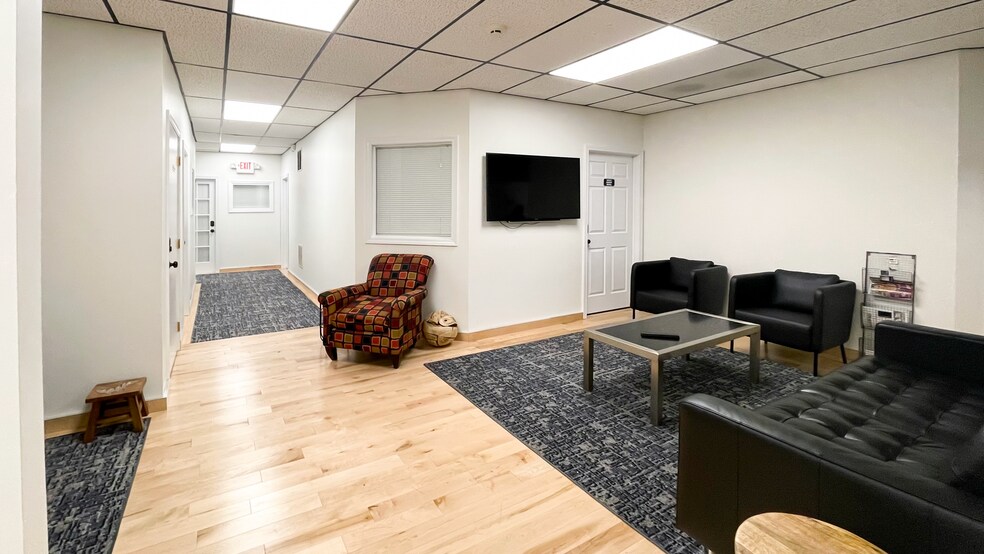 More Photos Of 2095 S Main St, Waterbury Office For Lease