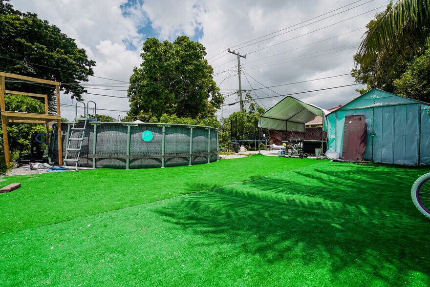 More Photos Of 221 E 9th St, Hialeah Office Residential For Sale