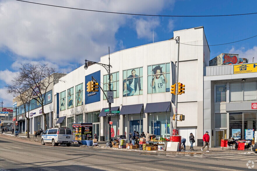 More Photos Of 271 E Fordham Rd, Bronx Storefront For Sale