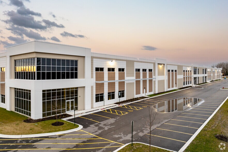 Primary Photo Of 2685 Eagle Way, Hoffman Estates Manufacturing For Lease