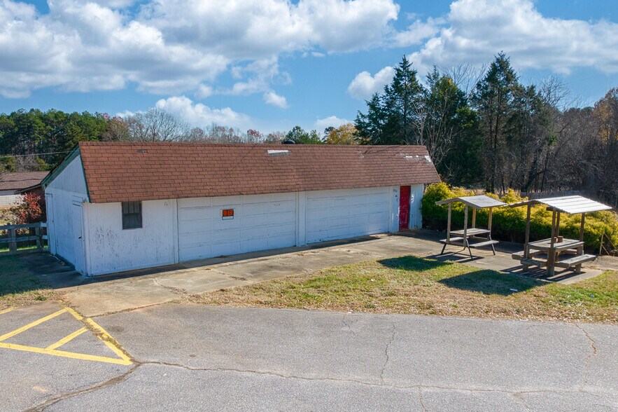 More Photos Of 3506 Springs Rd, Hickory Freestanding For Sale