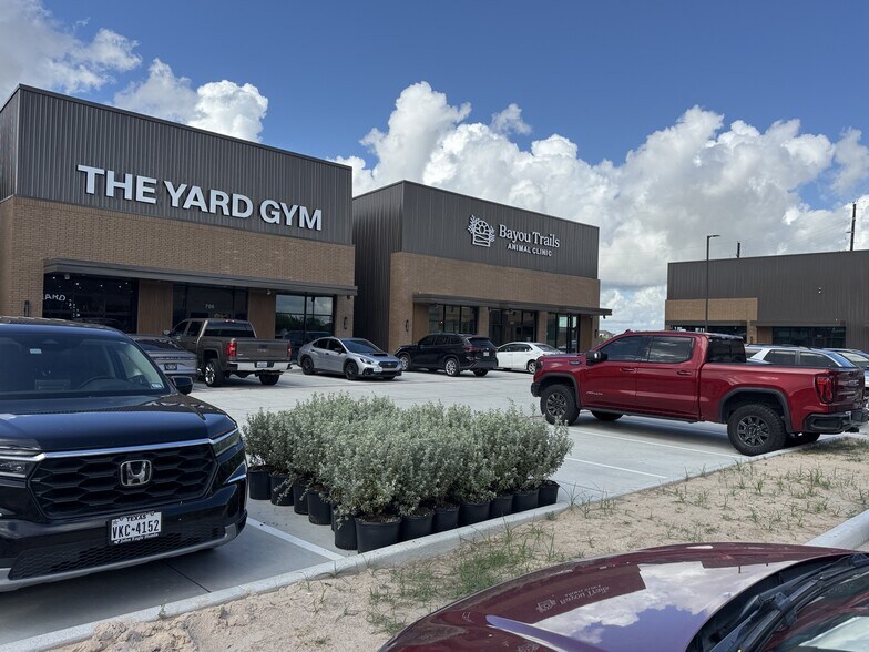 Primary Photo Of 20049 House Hahl Rd, Cypress Storefront For Lease