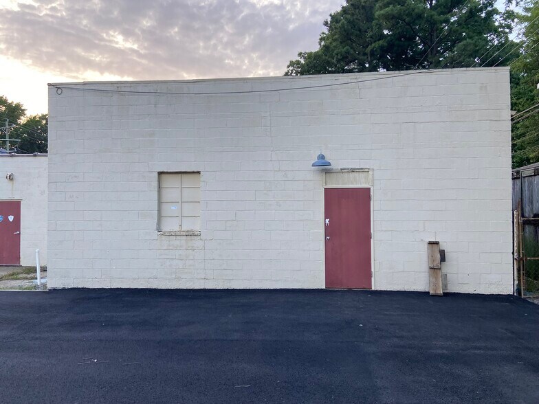 More Photos Of 10606 Warwick Blvd, Newport News General Retail For Sale