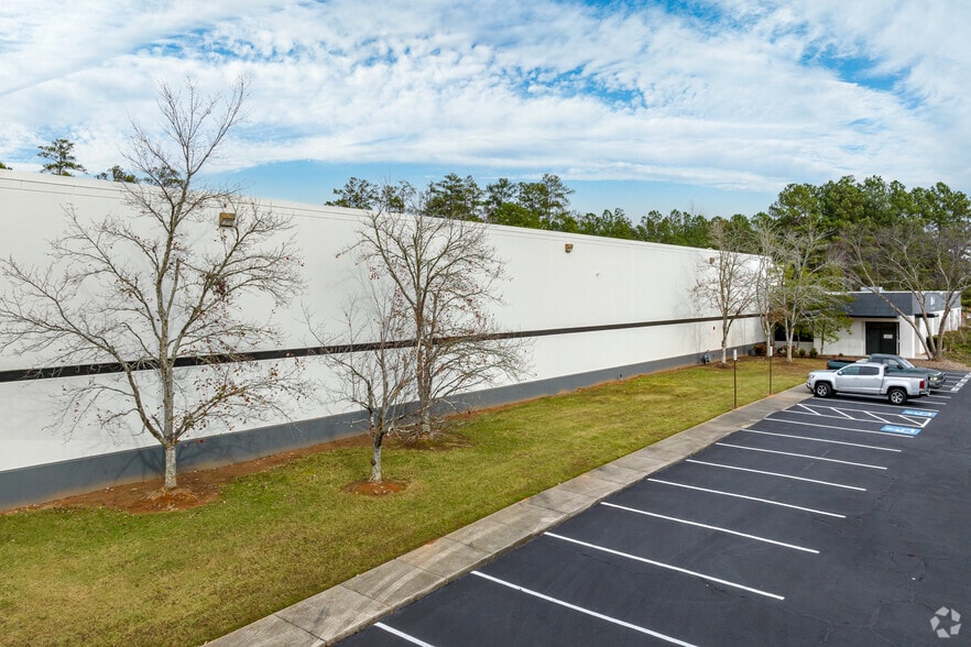 More Photos Of 2000 Northfield Ct, Roswell Distribution For Lease
