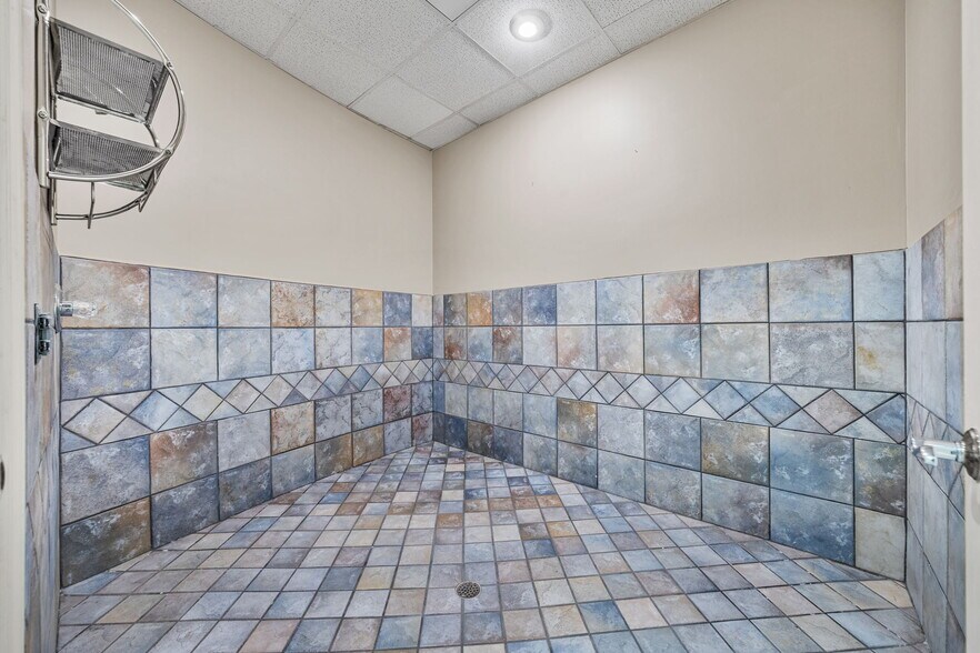 More Photos Of 14522 University Point Pl, Tampa Medical For Sale