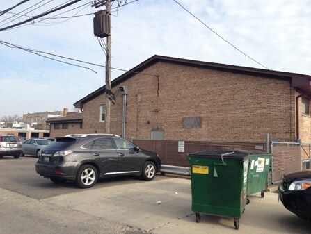 More Photos Of 6420 N California Ave, Chicago Coworking Space