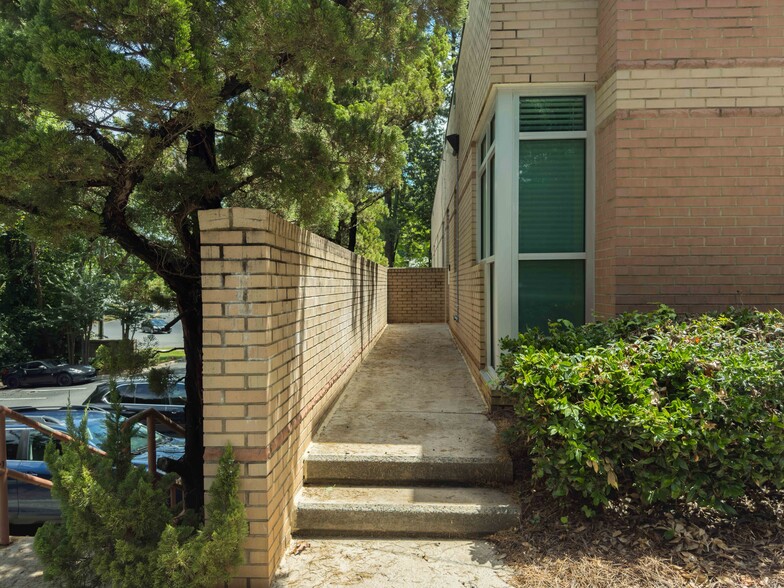 More Photos Of 6800 Democracy Dr, Charlotte Medical For Lease