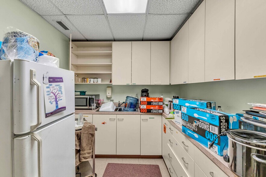 More Photos Of 125 E Broad St, Elyria Office For Sale