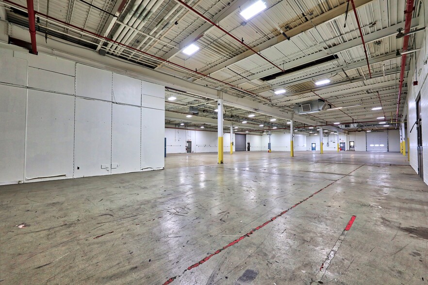 More Photos Of 562 Captain Neville Dr, Waterbury Manufacturing For Lease