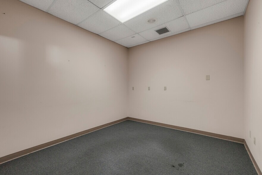 More Photos Of 400 E Park Ave, Chico Office For Sale