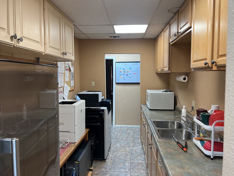 More Photos Of 13740 Research Blvd, Austin Office For Sale
