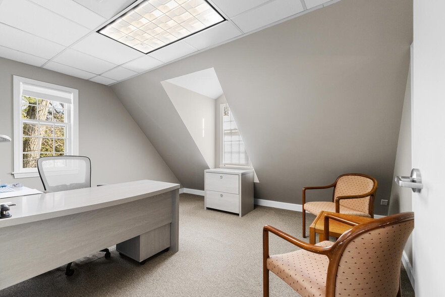 More Photos Of 271 Lincoln St, Lexington Office For Lease