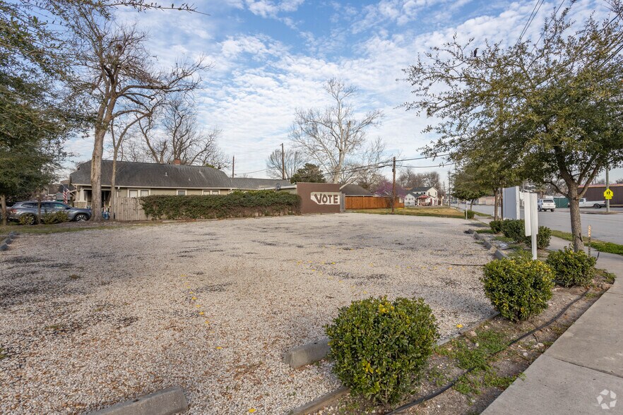 More Photos Of 4901 N Main St, Houston Medical For Lease