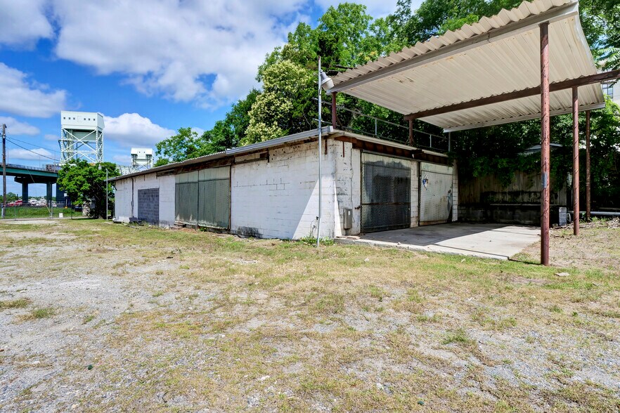 More Photos Of 610 Front St, Wilmington Warehouse For Lease