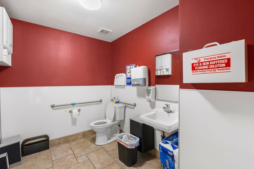 More Photos Of 77570 Enfield Ln, Palm Desert Warehouse For Sale