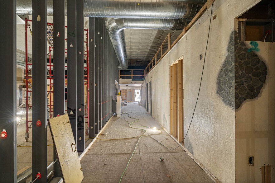 More Photos Of 1309 Tower Ave, Superior Restaurant For Sale