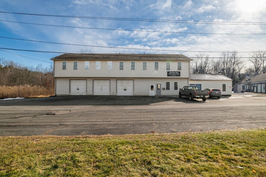 More Photos Of 3 Stadler St, Belchertown General Retail For Lease