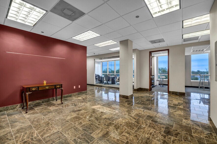 More Photos Of 205 E University Ave, Georgetown Office For Lease