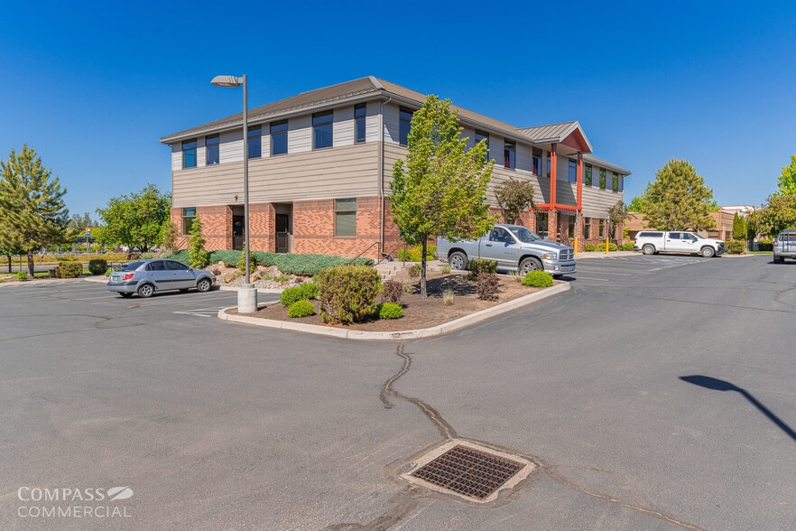 More Photos Of 963 SW Simpson Ave, Bend Office For Lease