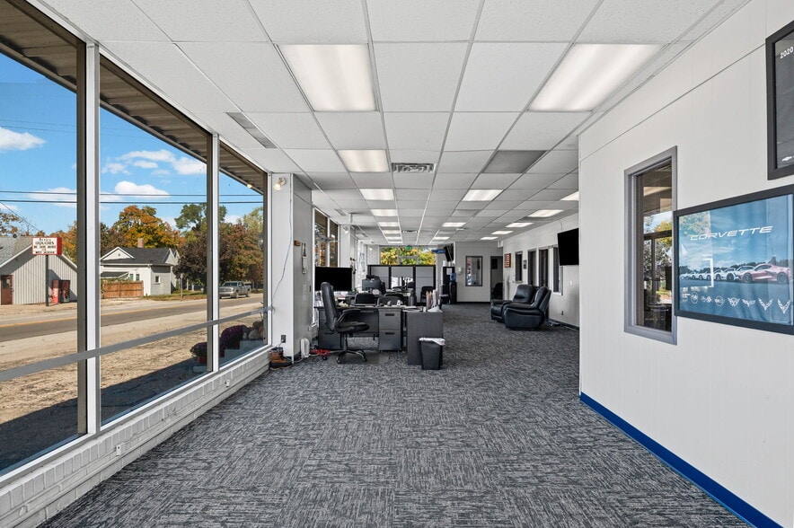 More Photos Of 400 E Pike St, Attica Auto Dealership For Sale