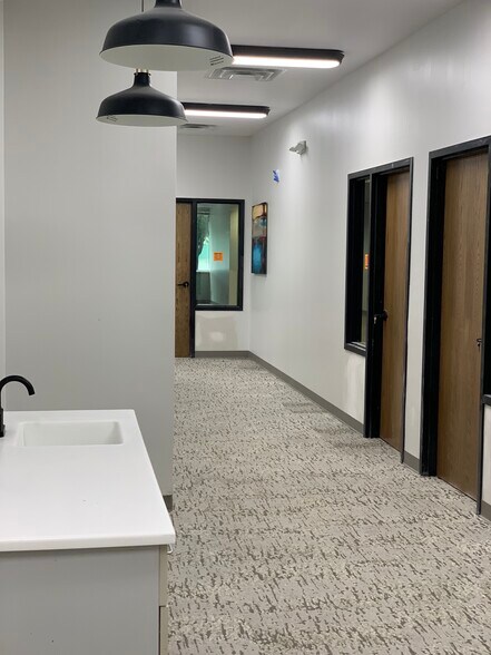 More Photos Of 1310 NW Vivion Rd, Kansas City Office For Lease