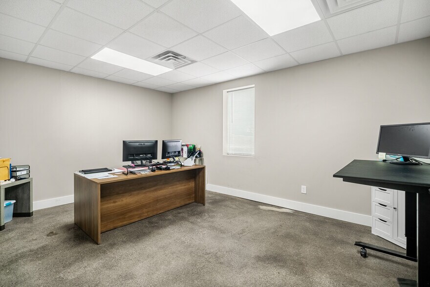 More Photos Of 1505 Hollywood Rd, Knoxville Loft Creative Space For Lease