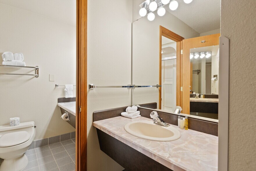 More Photos Of 3105 NE O. B. Riley Rd, Bend Hotel For Sale