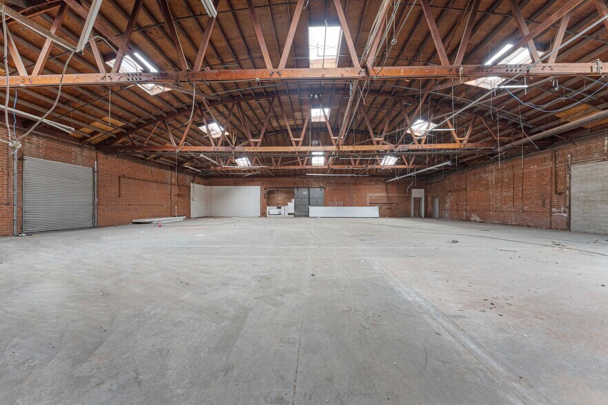 More Photos Of 15610 S Main St, Gardena Distribution For Sale