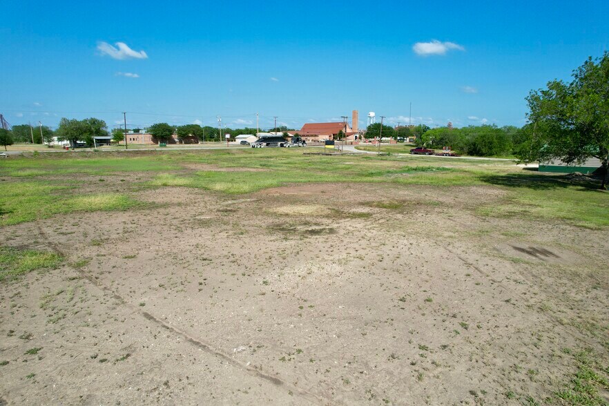 More Photos Of 613 Maple St, Jourdanton Land For Sale