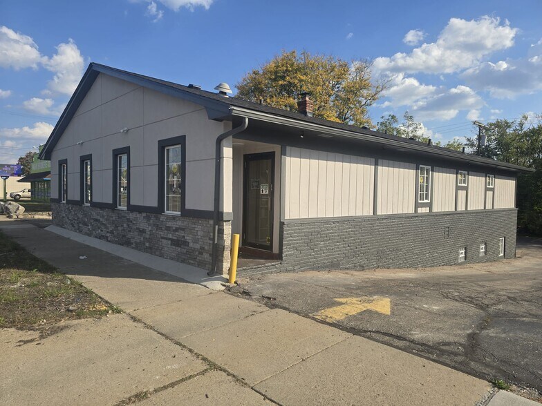 More Photos Of 1095 W Huron St, Waterford Medical For Sale