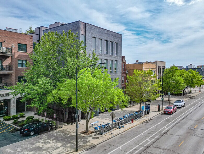 More Photos Of 2028 W Division St, Chicago Storefront Retail Residential For Lease