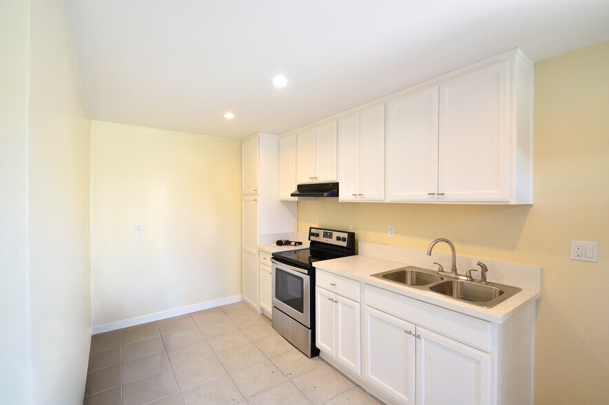 More Photos Of 5027 Clara St, Cudahy Apartments For Sale