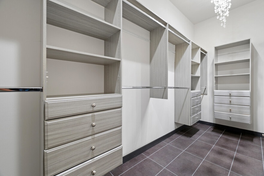 More Photos Of 2401 Greenglade Rd NE, Atlanta Specialty For Sale