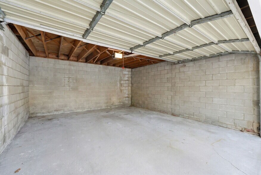 More Photos Of 2424-2428 N Geneva Ter, Chicago Apartments For Sale