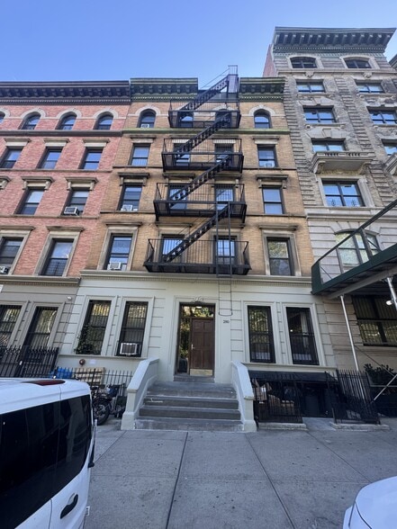 More Photos Of 280 Manhattan Ave, New York Apartments For Sale