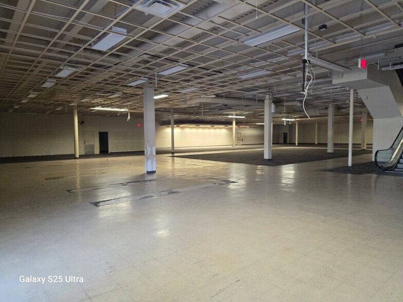 More Photos Of 3838-3870 Tyler St, Riverside Unknown For Lease