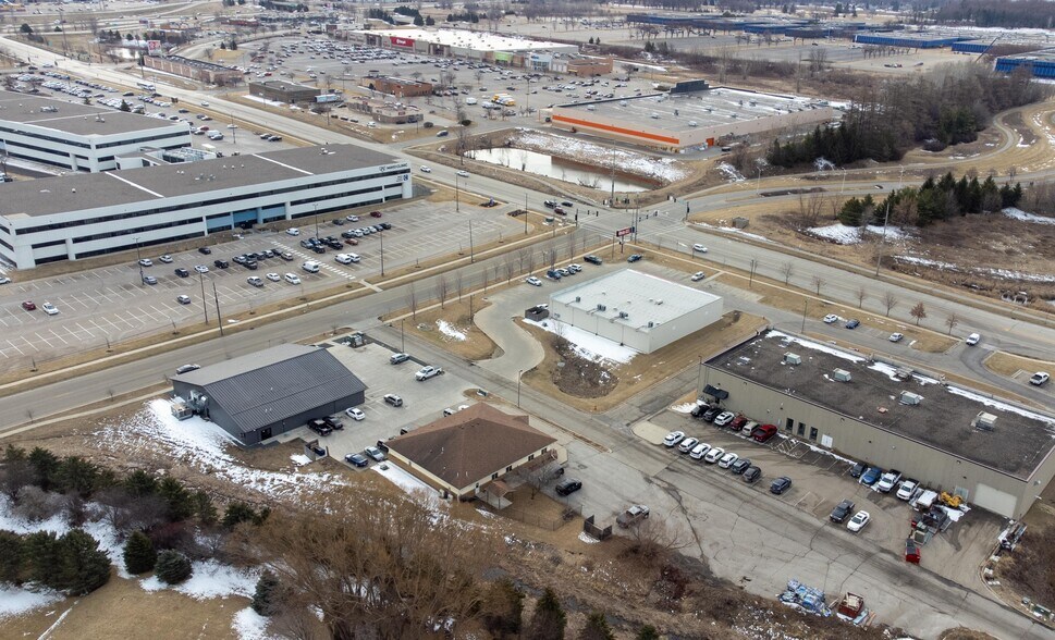 More Photos Of 3139 41st St NW, Rochester Office For Sale