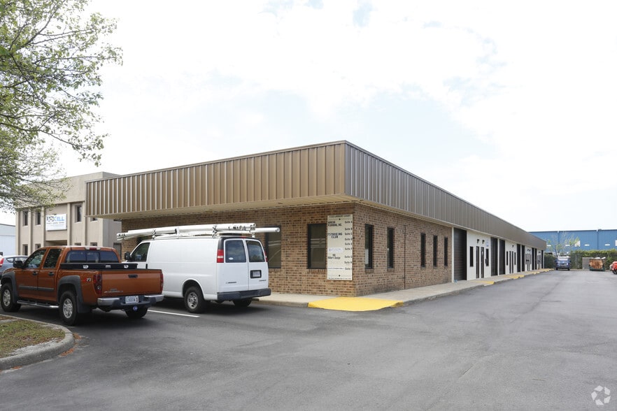 More Photos Of 1720 Lambert Ct, Chesapeake Showroom For Lease