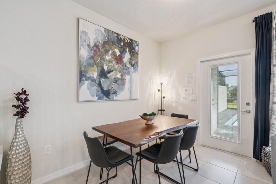 More Photos Of 921 Paradise Dr, Davenport Apartments For Sale