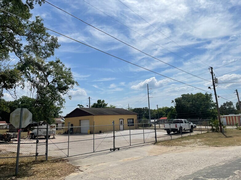 More Photos Of 14040 SE 162nd Pl, Weirsdale Light Manufacturing For Sale