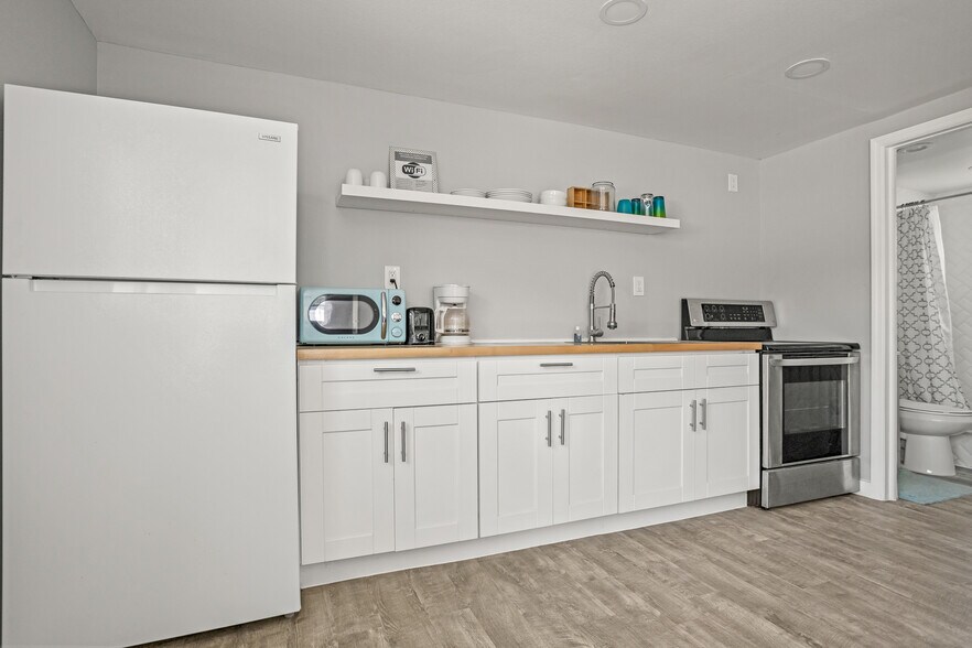 More Photos Of 8820 Rocky Creek Dr, Tampa Apartments For Sale