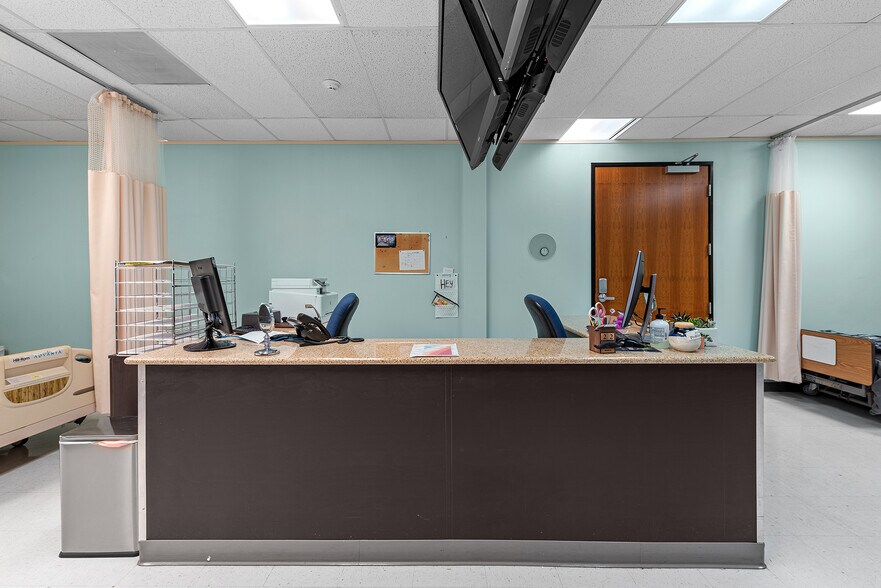 More Photos Of 630 W 34th St, Austin Medical For Lease