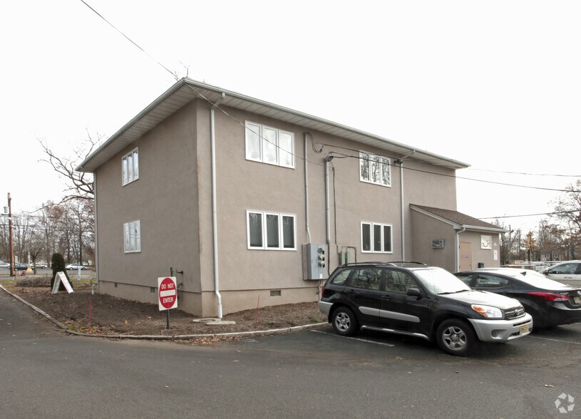 More Photos Of 619 Union Ave, Middlesex Unknown For Lease