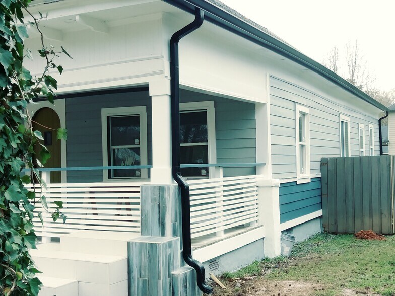 More Photos Of 1092 Sells Ave SW, Atlanta Specialty For Sale