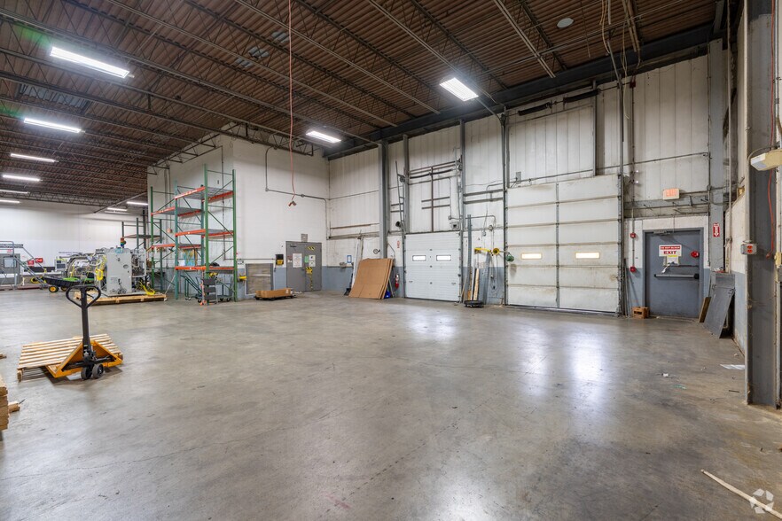 More Photos Of 5 Dan Rd, Canton Manufacturing For Lease
