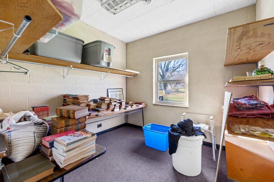 More Photos Of 334 N Oakland Ave, Statesville Specialty For Sale