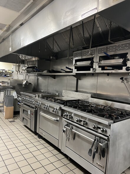 More Photos Of 858 S Coast Hwy, Laguna Beach Restaurant For Lease